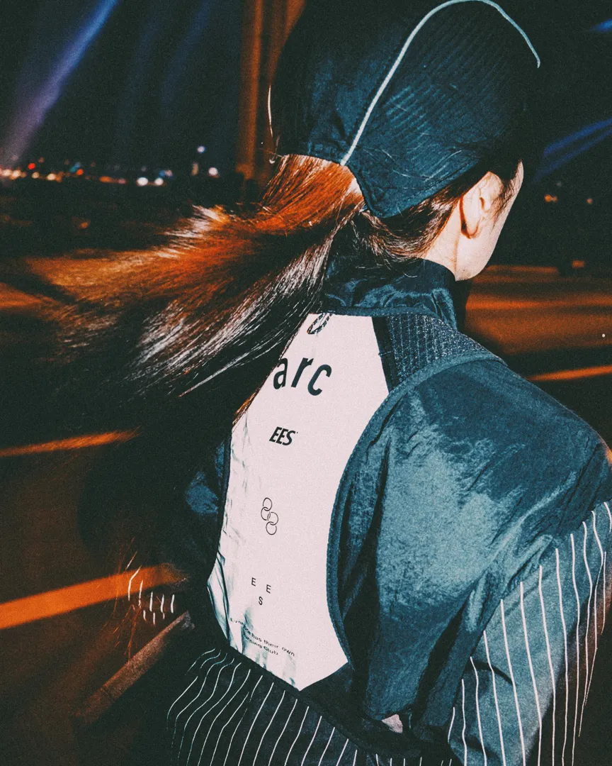 Crew Service Vest Black Image